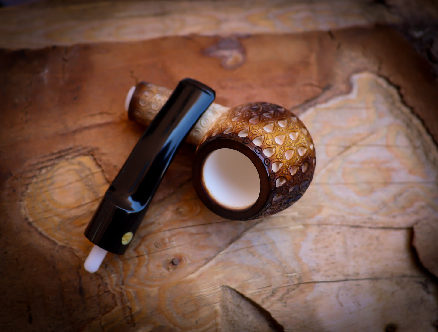 Embriodered Calcined Special Handmade Apple Meerschaum Pipe With Leather Box -Astaş Meerschaum, Lee Van Cleef