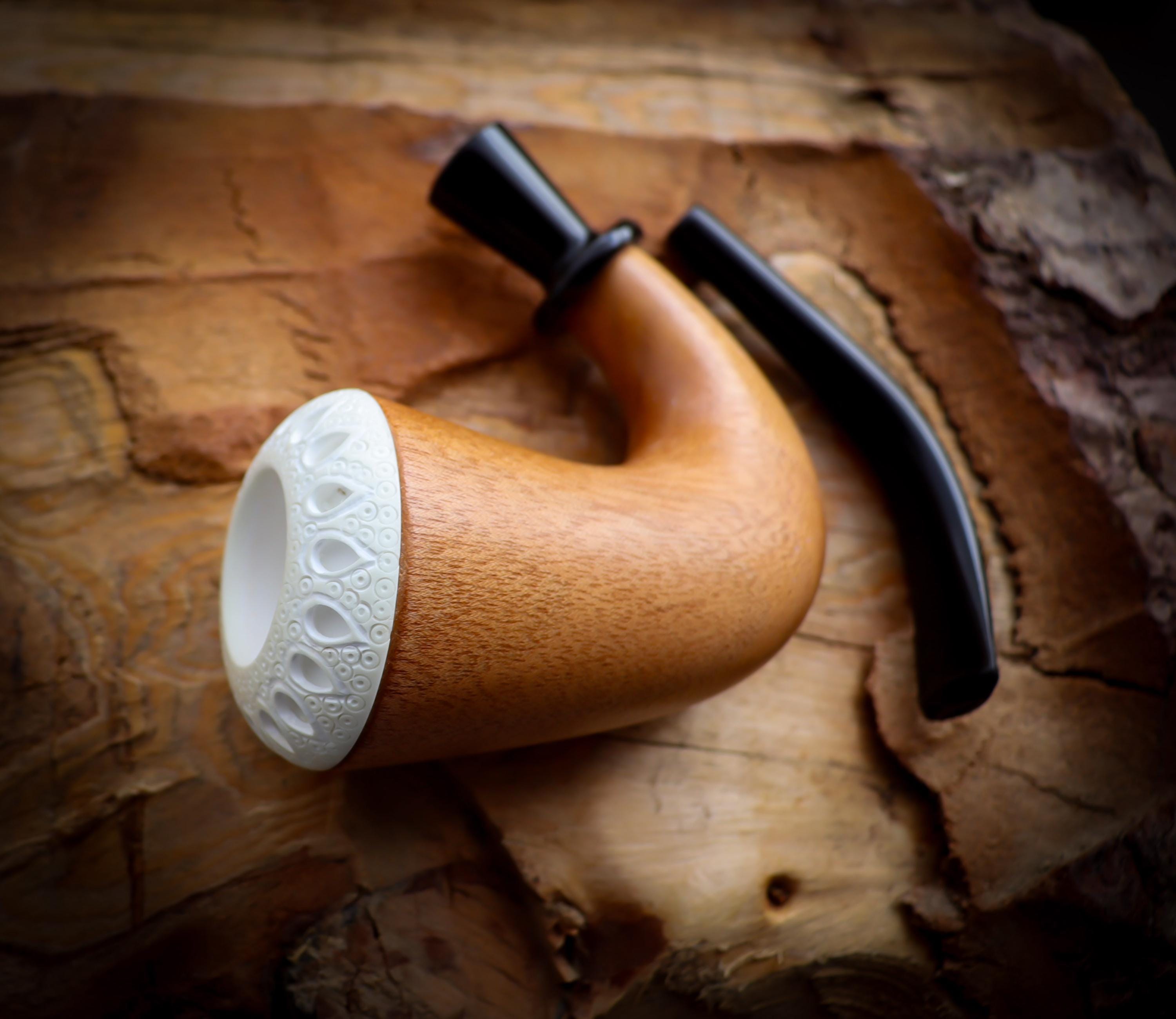 Calabash Mahogany Pipe with Handcarved Block Meerschaum