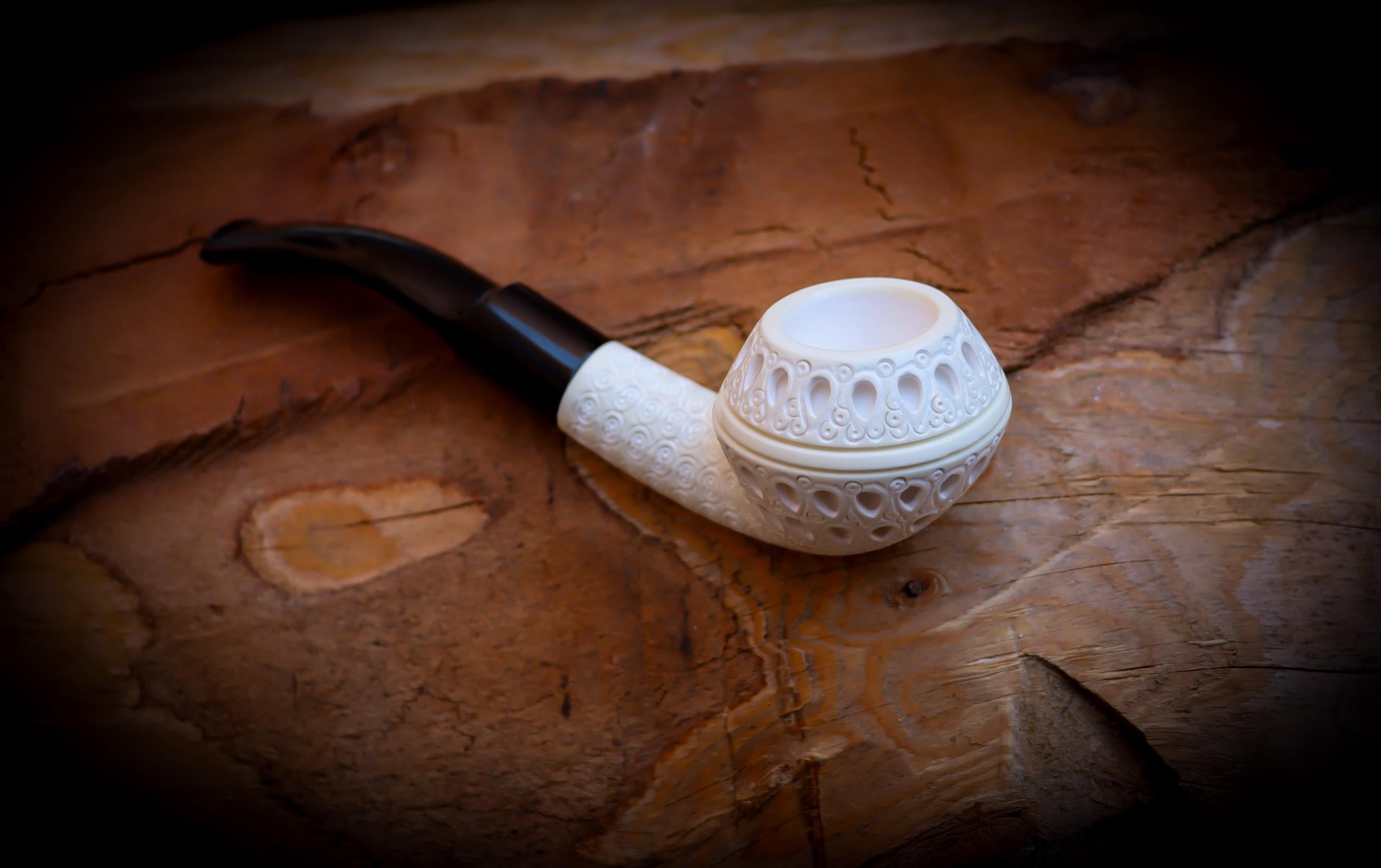 Rhodesian Meerschaum, Embriodered Special Handmade Squat Bulldog Meerschaum Pipe With Leather Box- Astaş Meerschaum